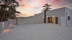 Gochang Oroci Pool Villa